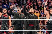 WWE SmackDown第1301期：血统家族双打比赛表现出色